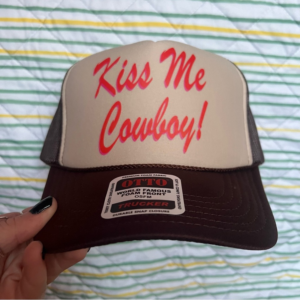 Kiss me cowboy trucker hat
